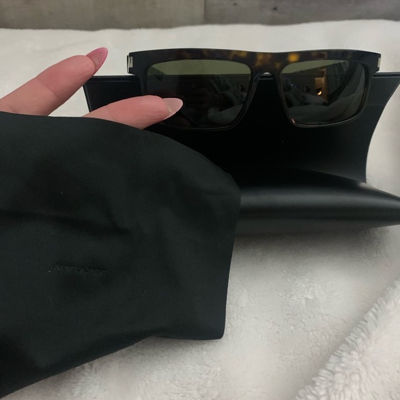 Saint Laurent Tortoise Shell Sunglasses BNWT Originally $450.00 - Picture 10 of 10